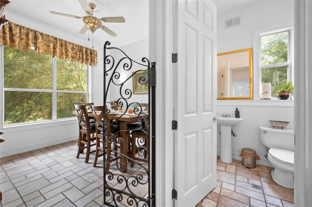 For Sale: $875,000 (5 beds, 4 baths, 2846 Square Feet)