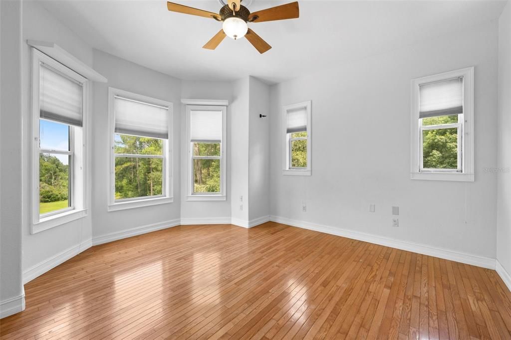 For Sale: $875,000 (5 beds, 4 baths, 2846 Square Feet)