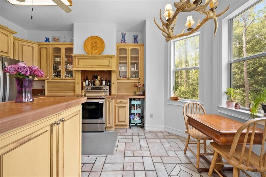 For Sale: $875,000 (5 beds, 4 baths, 2846 Square Feet)