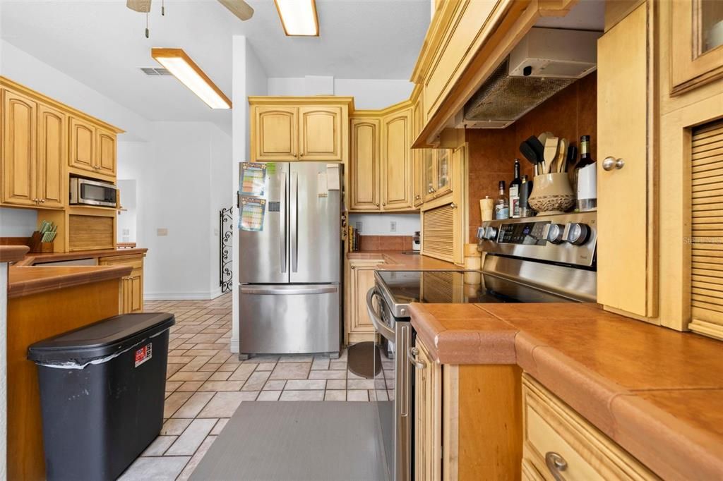 For Sale: $875,000 (5 beds, 4 baths, 2846 Square Feet)