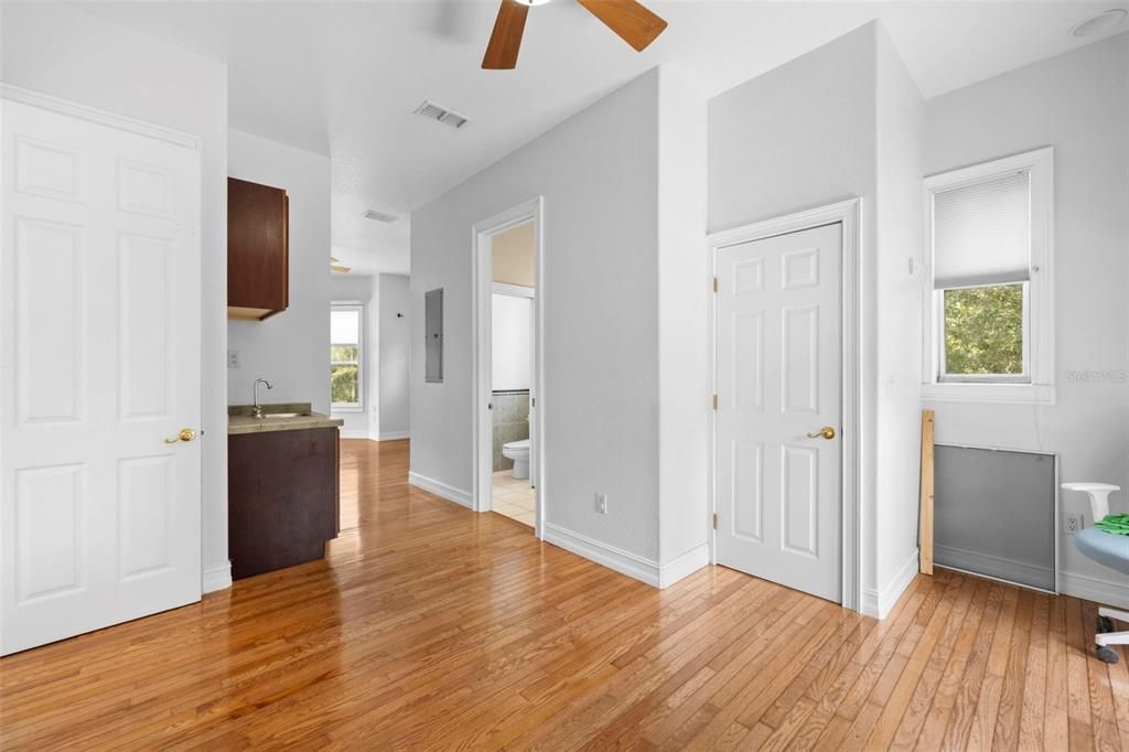 For Sale: $875,000 (5 beds, 4 baths, 2846 Square Feet)