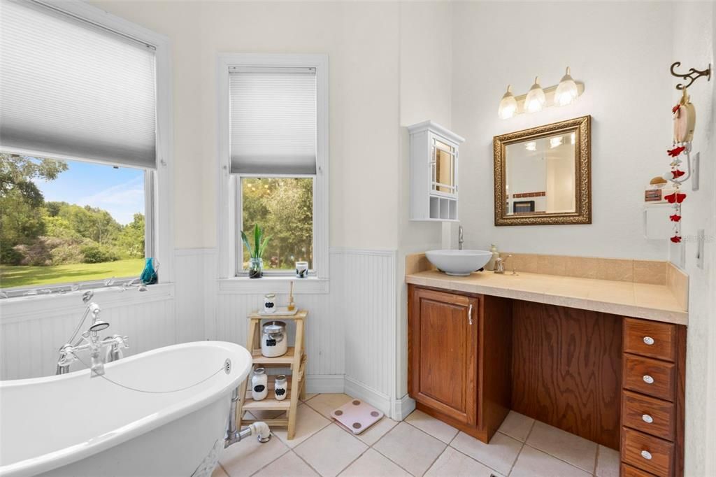 For Sale: $875,000 (5 beds, 4 baths, 2846 Square Feet)