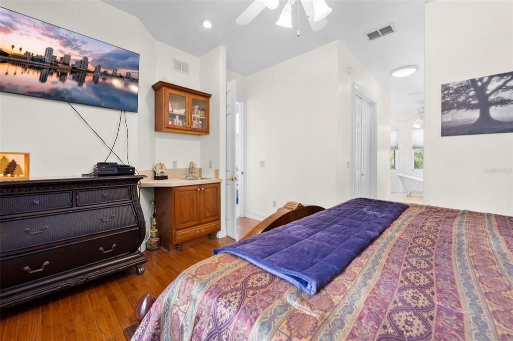 For Sale: $875,000 (5 beds, 4 baths, 2846 Square Feet)