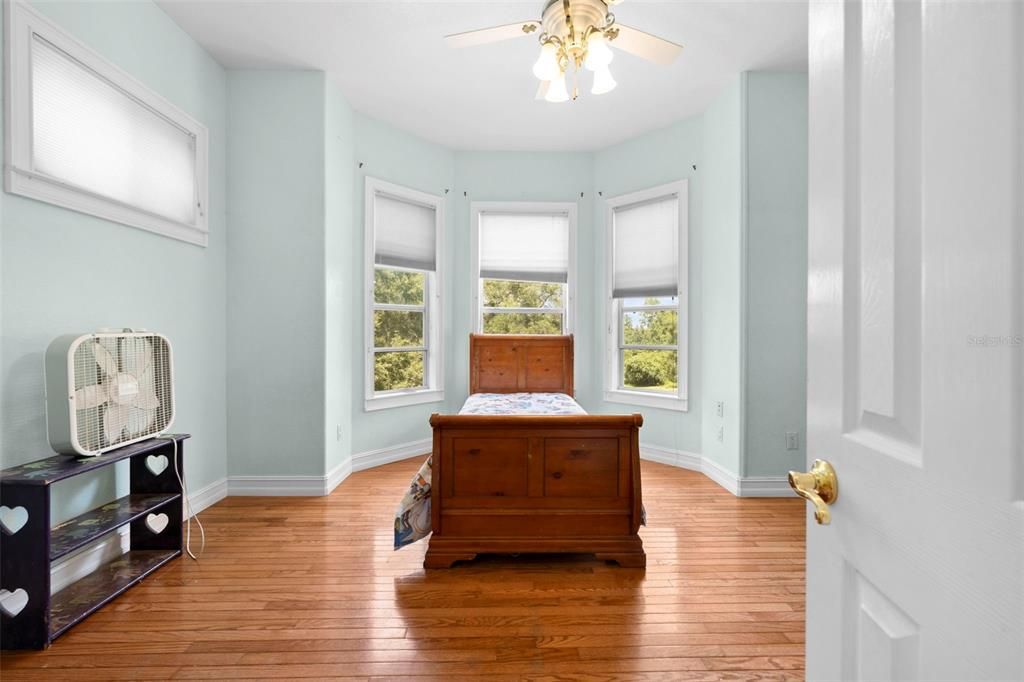 For Sale: $875,000 (5 beds, 4 baths, 2846 Square Feet)