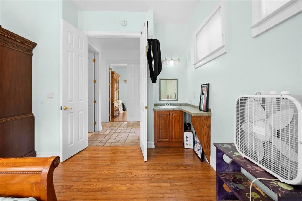 For Sale: $875,000 (5 beds, 4 baths, 2846 Square Feet)