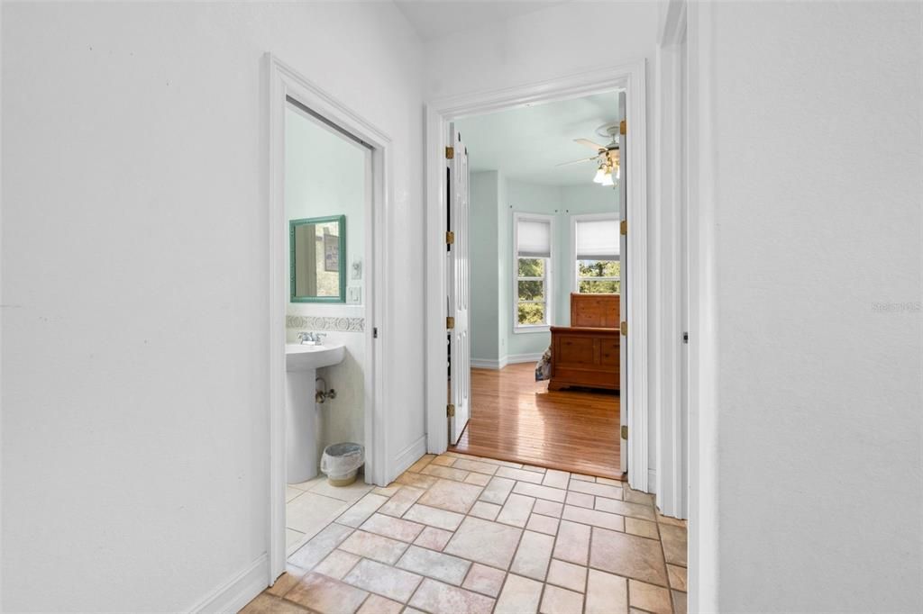 For Sale: $875,000 (5 beds, 4 baths, 2846 Square Feet)