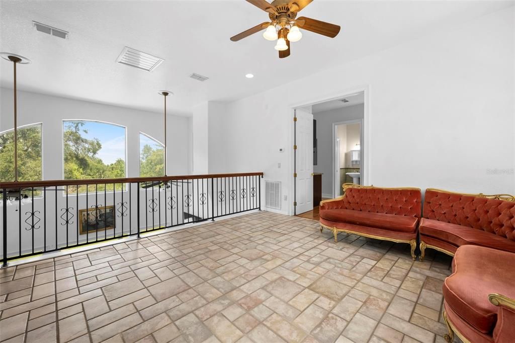 For Sale: $875,000 (5 beds, 4 baths, 2846 Square Feet)