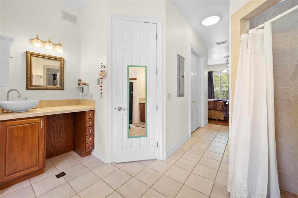 For Sale: $875,000 (5 beds, 4 baths, 2846 Square Feet)