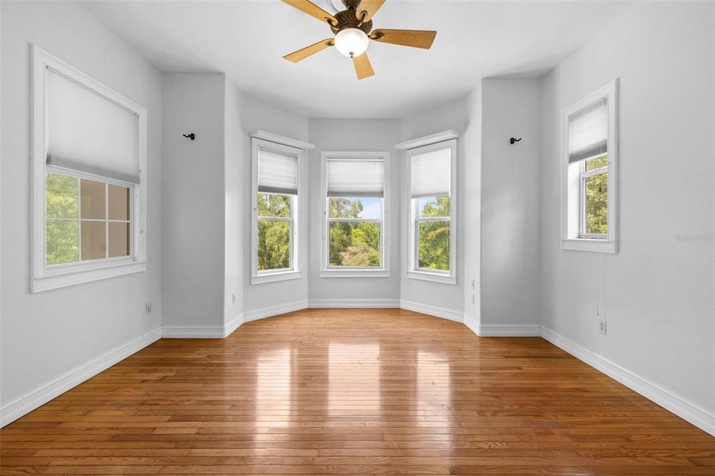 For Sale: $875,000 (5 beds, 4 baths, 2846 Square Feet)