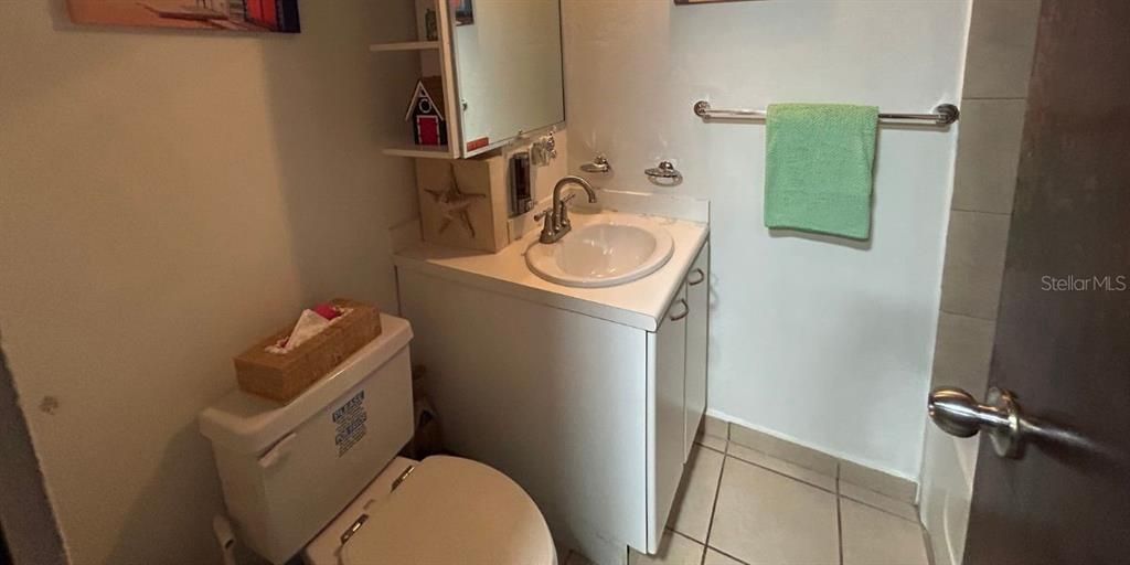 For Sale: $259,900 (2 beds, 2 baths, 953 Square Feet)