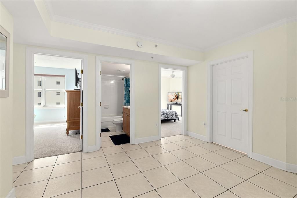 En Venta: $649,000 (3 camas, 3 baños, 2072 Pies cuadrados)