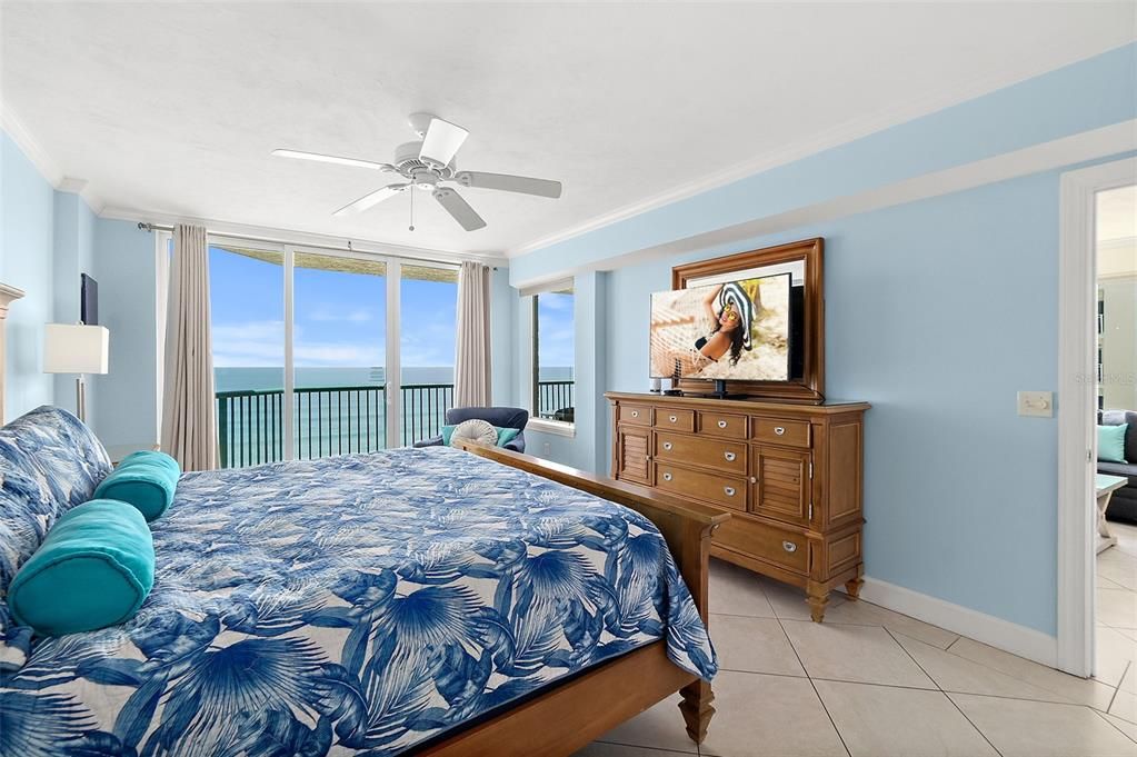 En Venta: $649,000 (3 camas, 3 baños, 2072 Pies cuadrados)