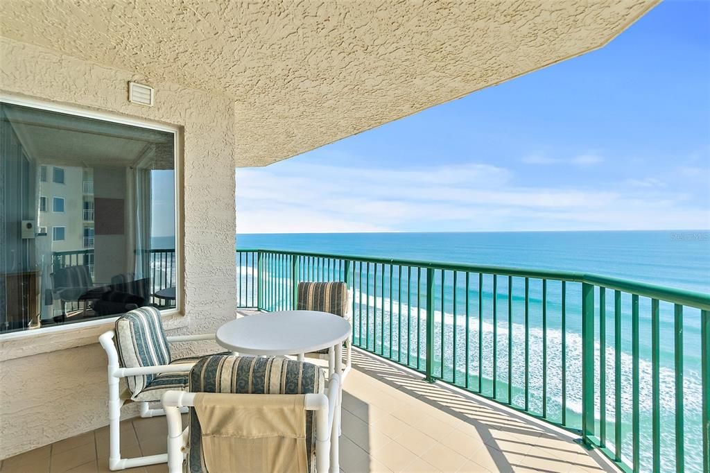 En Venta: $649,000 (3 camas, 3 baños, 2072 Pies cuadrados)