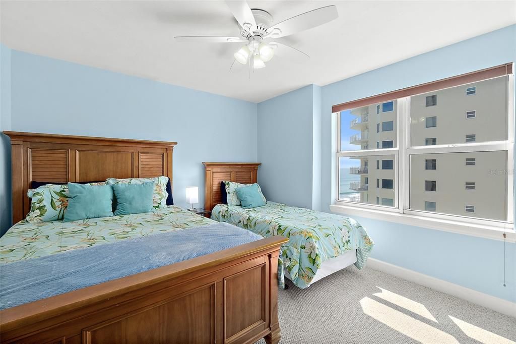 En Venta: $649,000 (3 camas, 3 baños, 2072 Pies cuadrados)