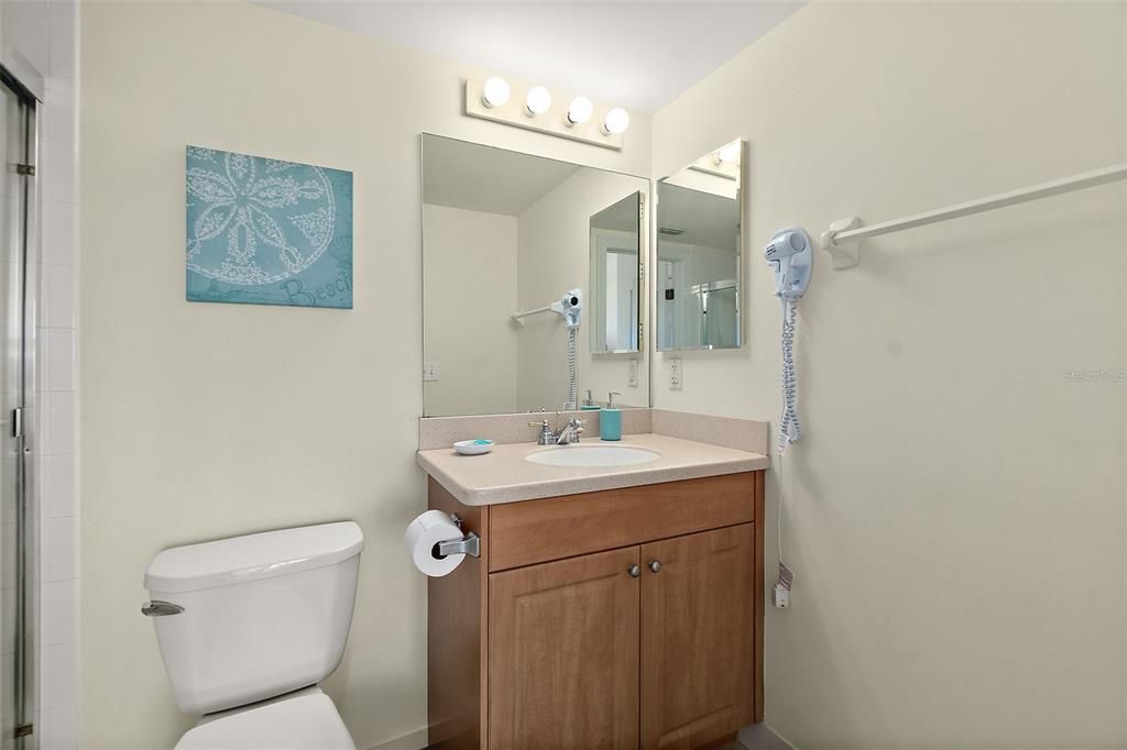 En Venta: $649,000 (3 camas, 3 baños, 2072 Pies cuadrados)