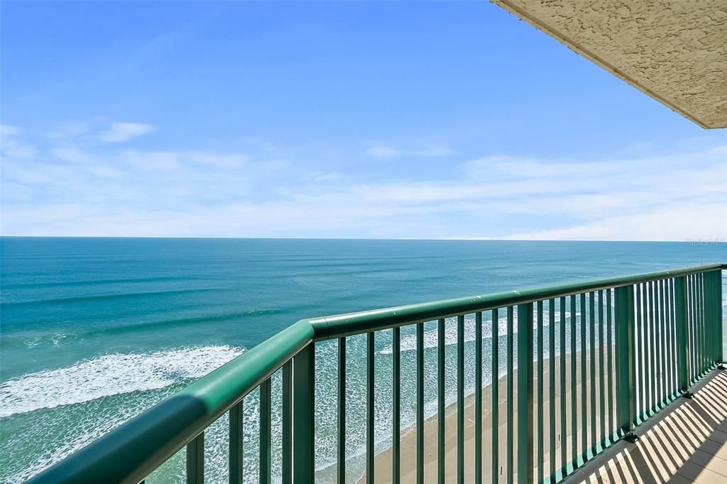 En Venta: $649,000 (3 camas, 3 baños, 2072 Pies cuadrados)