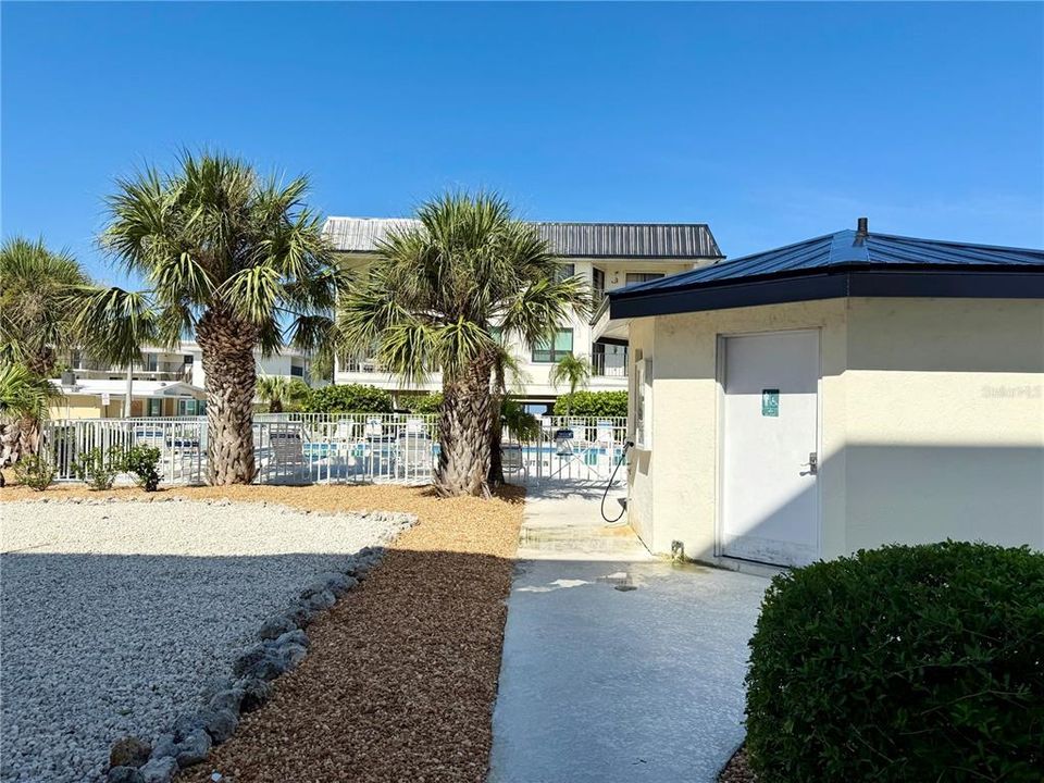 For Sale: $489,999 (2 beds, 2 baths, 1122 Square Feet)