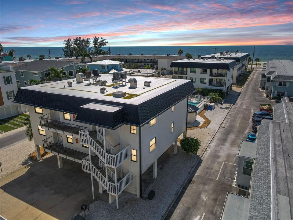 For Sale: $489,999 (2 beds, 2 baths, 1122 Square Feet)