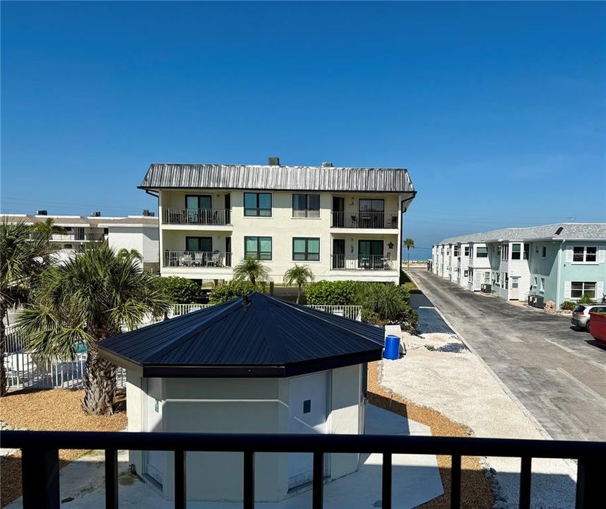 For Sale: $489,999 (2 beds, 2 baths, 1122 Square Feet)