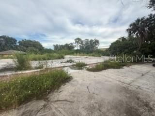 For Sale: $399,950 (0.90 acres)