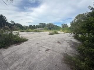 For Sale: $399,950 (0.90 acres)
