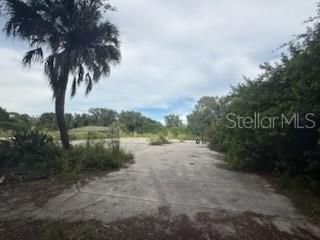 For Sale: $399,950 (0.90 acres)
