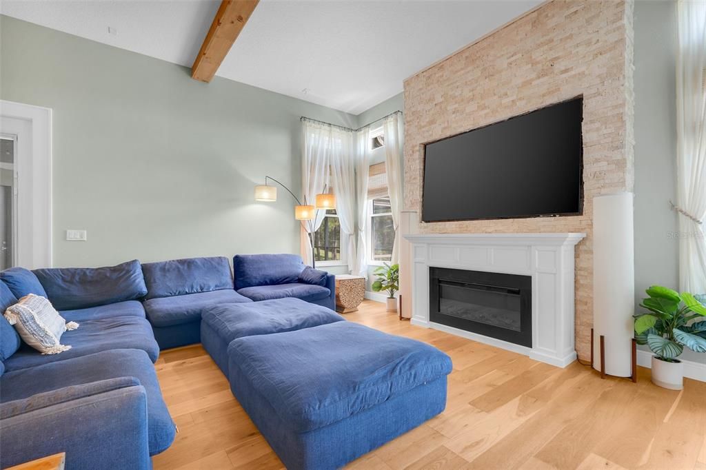 Active With Contract: $799,000 (4 beds, 3 baths, 2734 Square Feet)