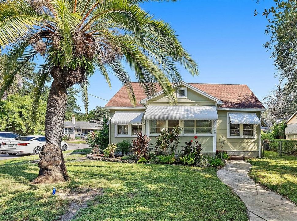 Recently Rented: $2,600 (2 beds, 1 baths, 1033 Square Feet)