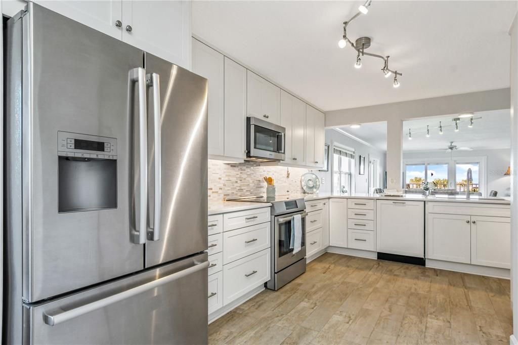 For Rent: $5,750 (3 beds, 2 baths, 1817 Square Feet)