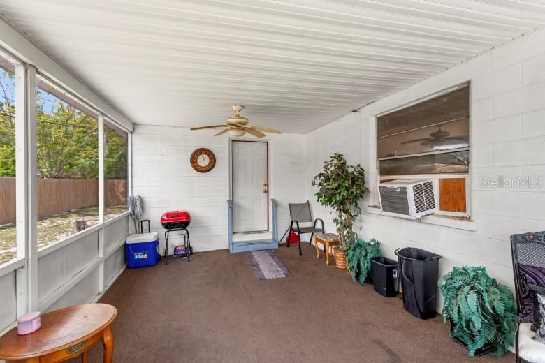 Под контрактом: $253,999 (8 спален, 0 ванн, 1560 Квадратных фут)