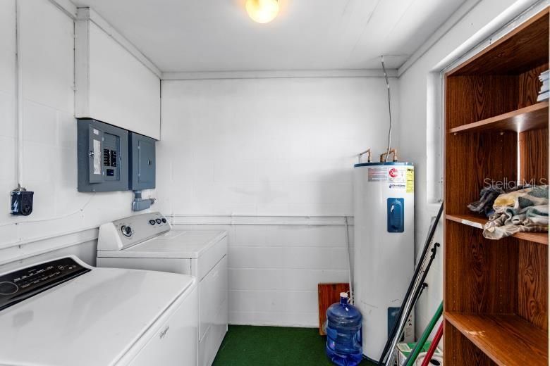 Под контрактом: $253,999 (8 спален, 0 ванн, 1560 Квадратных фут)