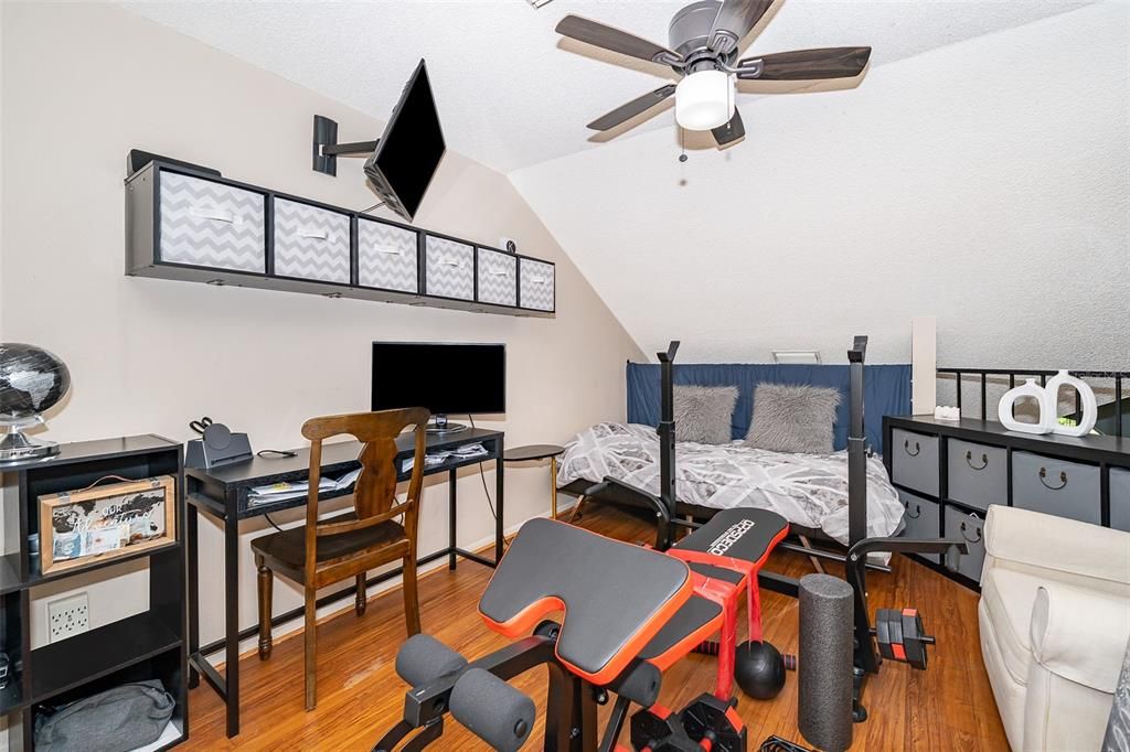 Active With Contract: $1,650 (1 beds, 1 baths, 793 Square Feet)