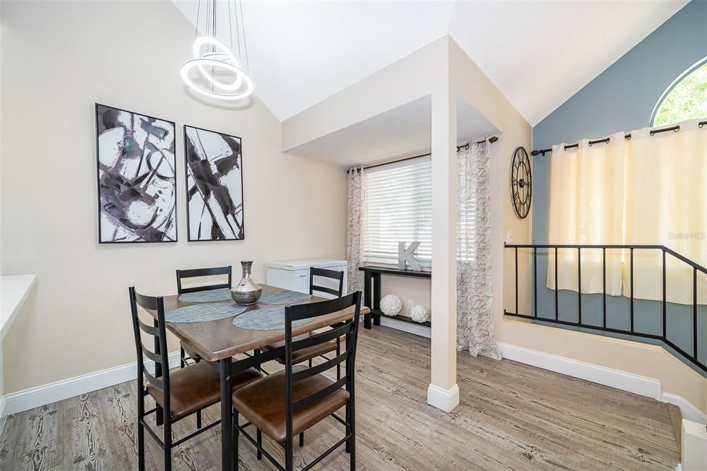 Active With Contract: $1,650 (1 beds, 1 baths, 793 Square Feet)