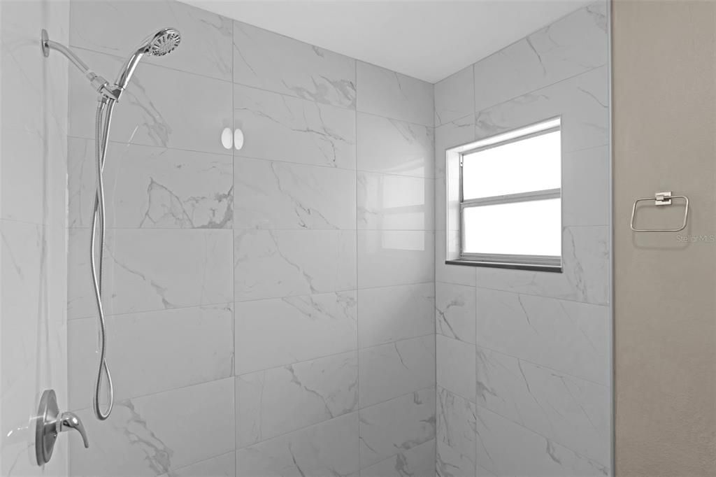 Под контрактом: $355,000 (3 спален, 2 ванн, 1315 Квадратных фут)