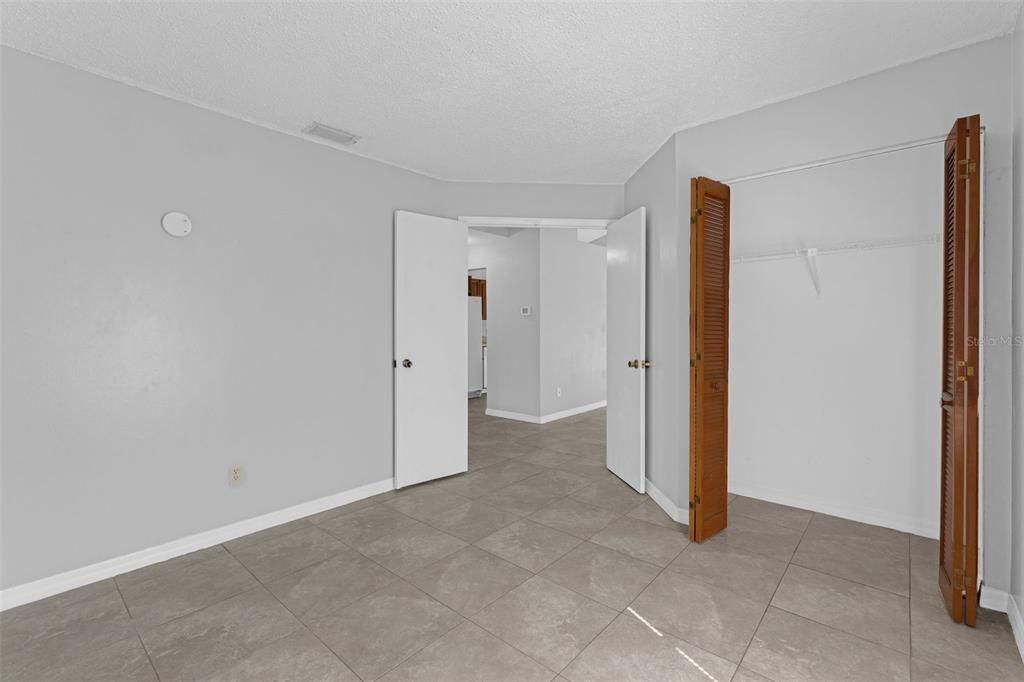 Под контрактом: $355,000 (3 спален, 2 ванн, 1315 Квадратных фут)