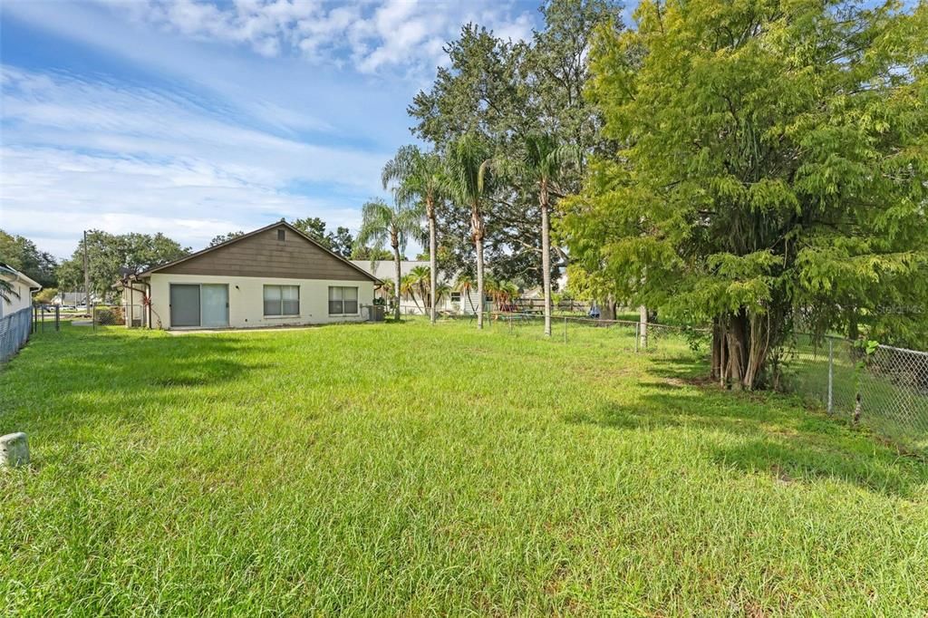 Под контрактом: $355,000 (3 спален, 2 ванн, 1315 Квадратных фут)