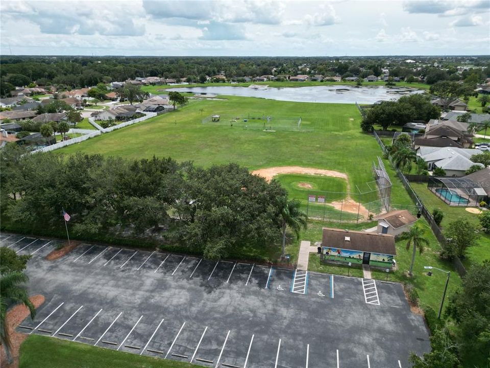 Под контрактом: $355,000 (3 спален, 2 ванн, 1315 Квадратных фут)