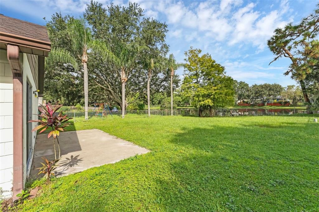 Под контрактом: $355,000 (3 спален, 2 ванн, 1315 Квадратных фут)