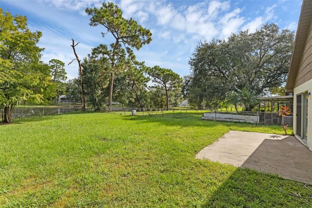 Под контрактом: $355,000 (3 спален, 2 ванн, 1315 Квадратных фут)