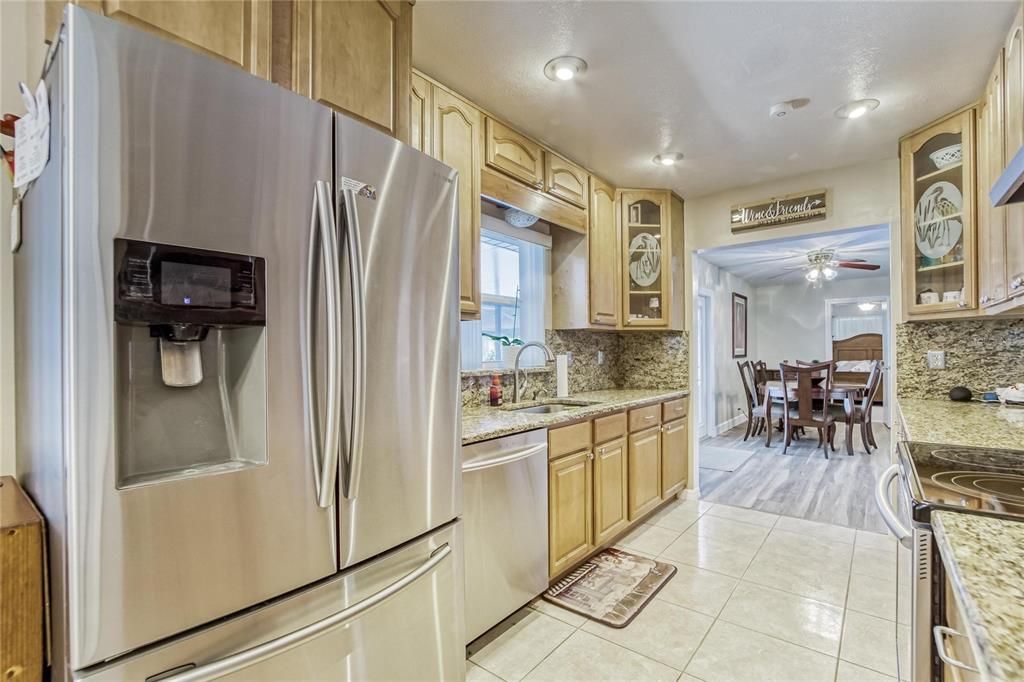 For Sale: $385,000 (3 beds, 2 baths, 1564 Square Feet)