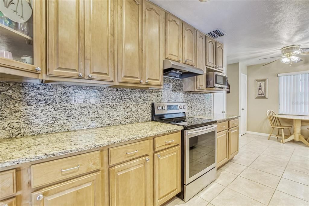 For Sale: $385,000 (3 beds, 2 baths, 1564 Square Feet)