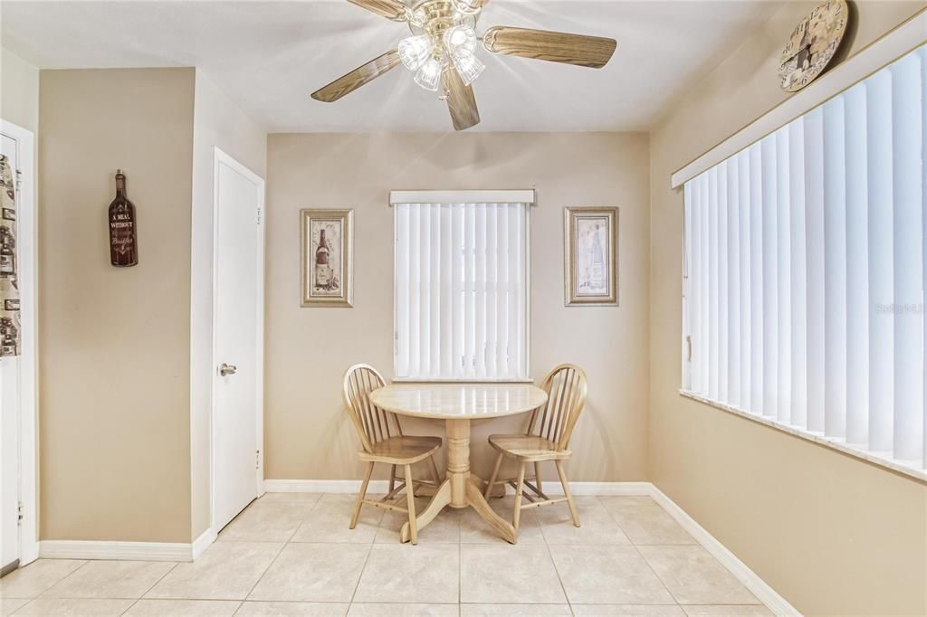 For Sale: $385,000 (3 beds, 2 baths, 1564 Square Feet)