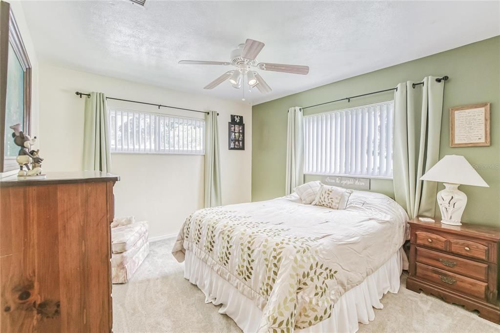 For Sale: $385,000 (3 beds, 2 baths, 1564 Square Feet)