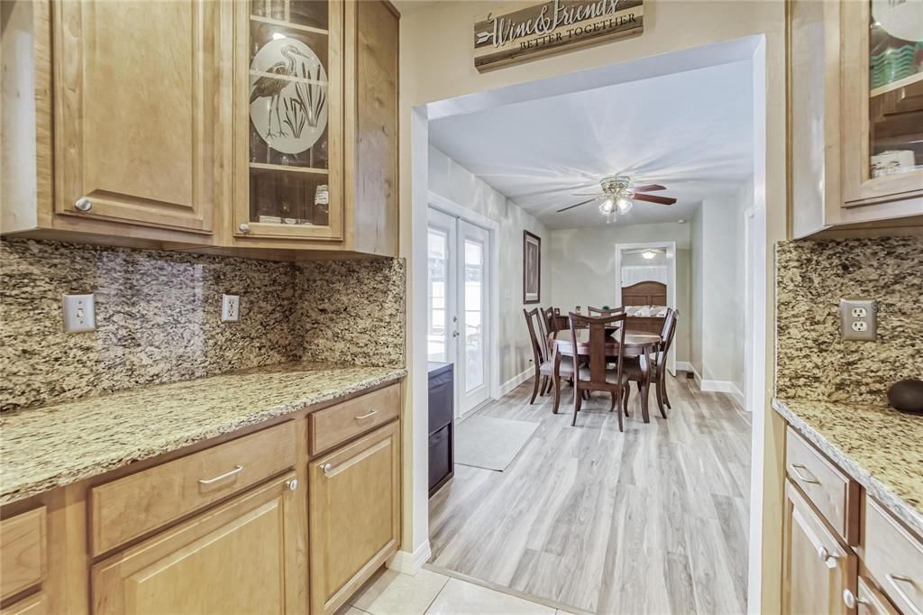 For Sale: $385,000 (3 beds, 2 baths, 1564 Square Feet)