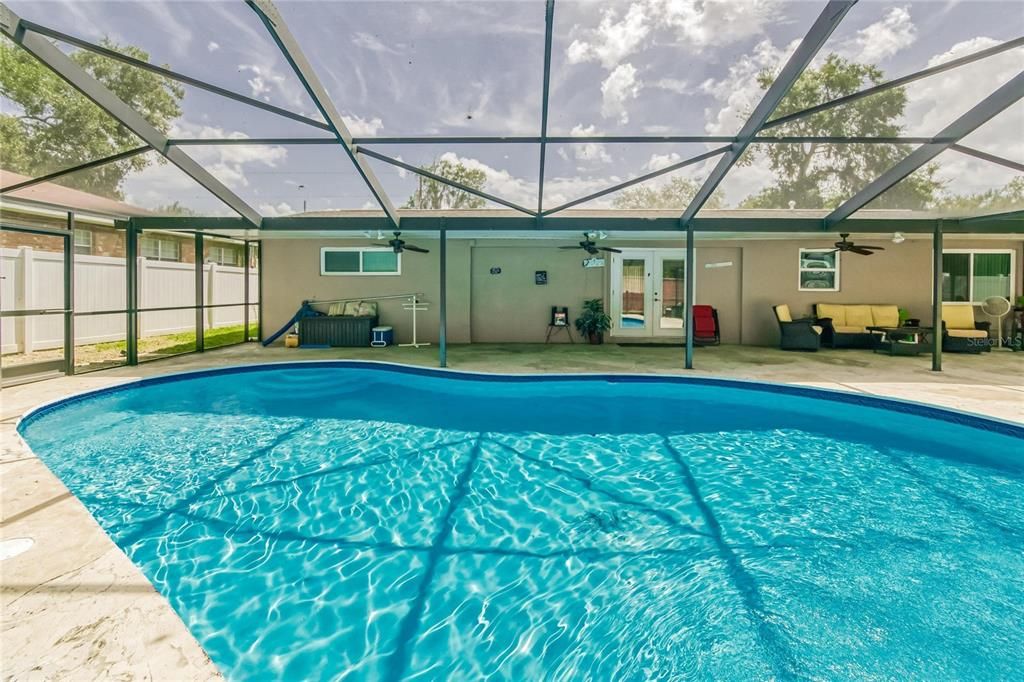 For Sale: $385,000 (3 beds, 2 baths, 1564 Square Feet)