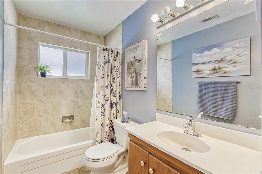 For Sale: $385,000 (3 beds, 2 baths, 1564 Square Feet)