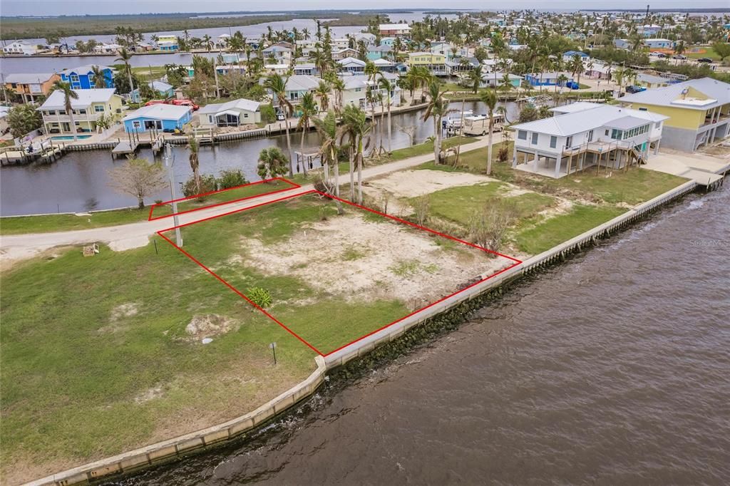 For Sale: $550,000 (0.16 acres)