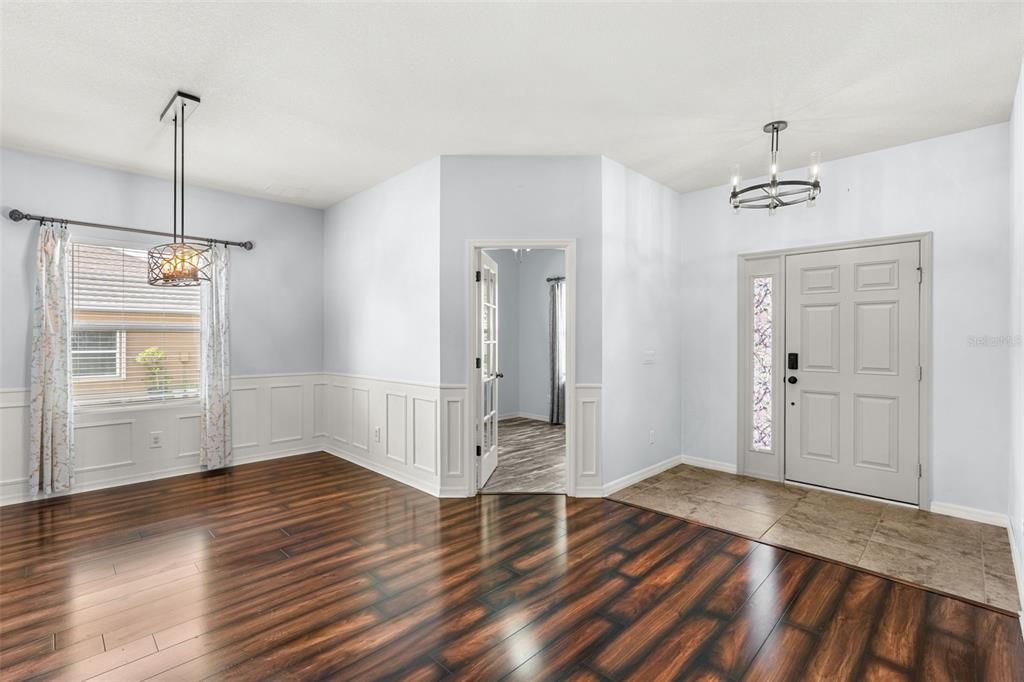 待售: $470,000 (4 贝兹, 2 浴室, 2498 平方英尺)