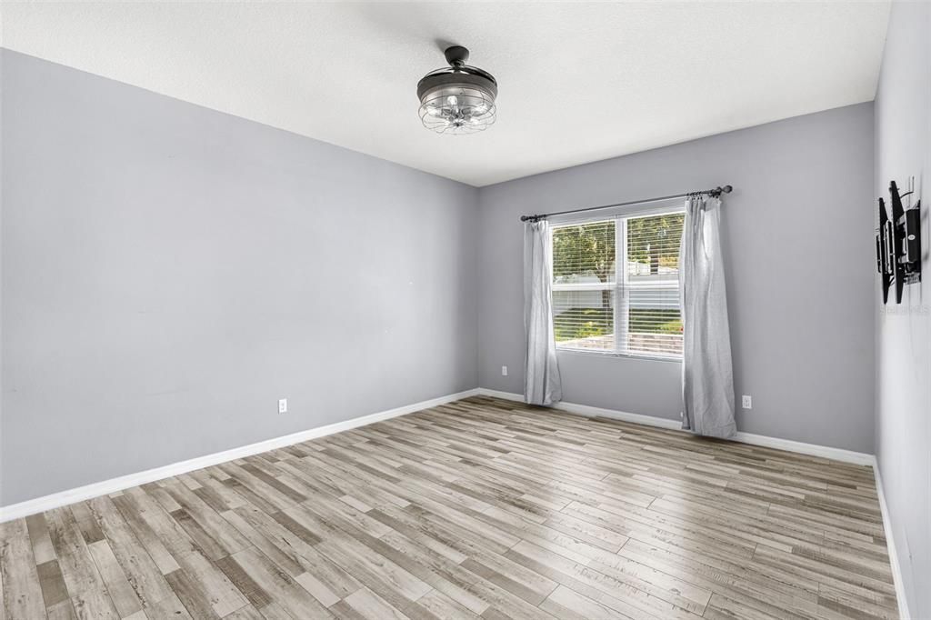 待售: $470,000 (4 贝兹, 2 浴室, 2498 平方英尺)