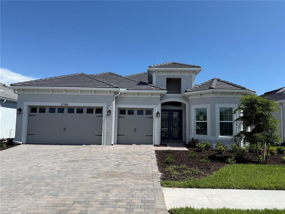 Recently Sold: $940,000 (3 beds, 3 baths, 2970 Square Feet)